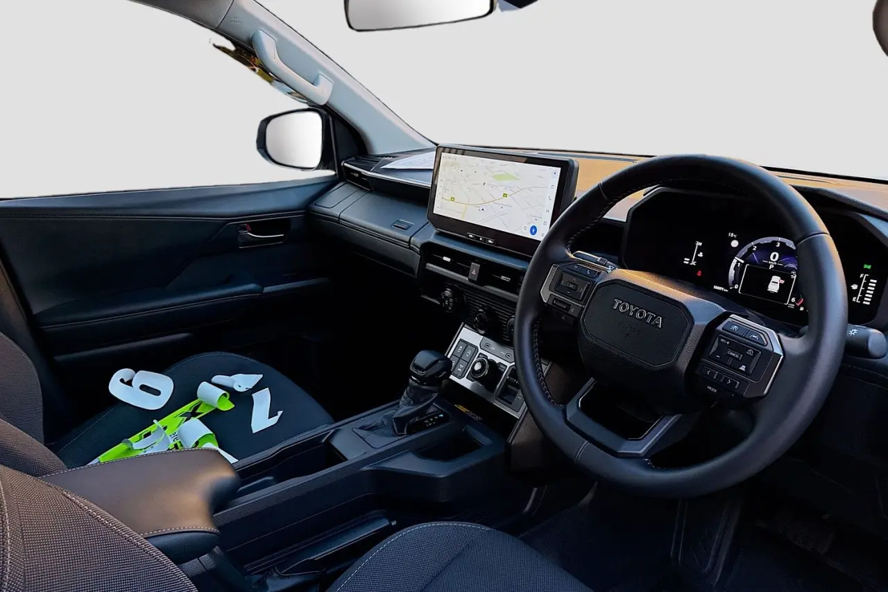 2025 Toyota Hilux Gallery Image 22