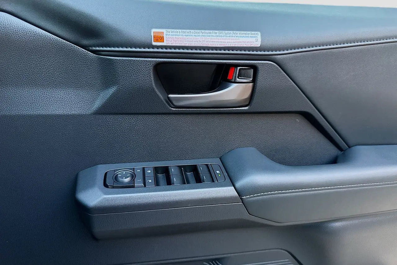 2025 Toyota Hilux Gallery Image 23