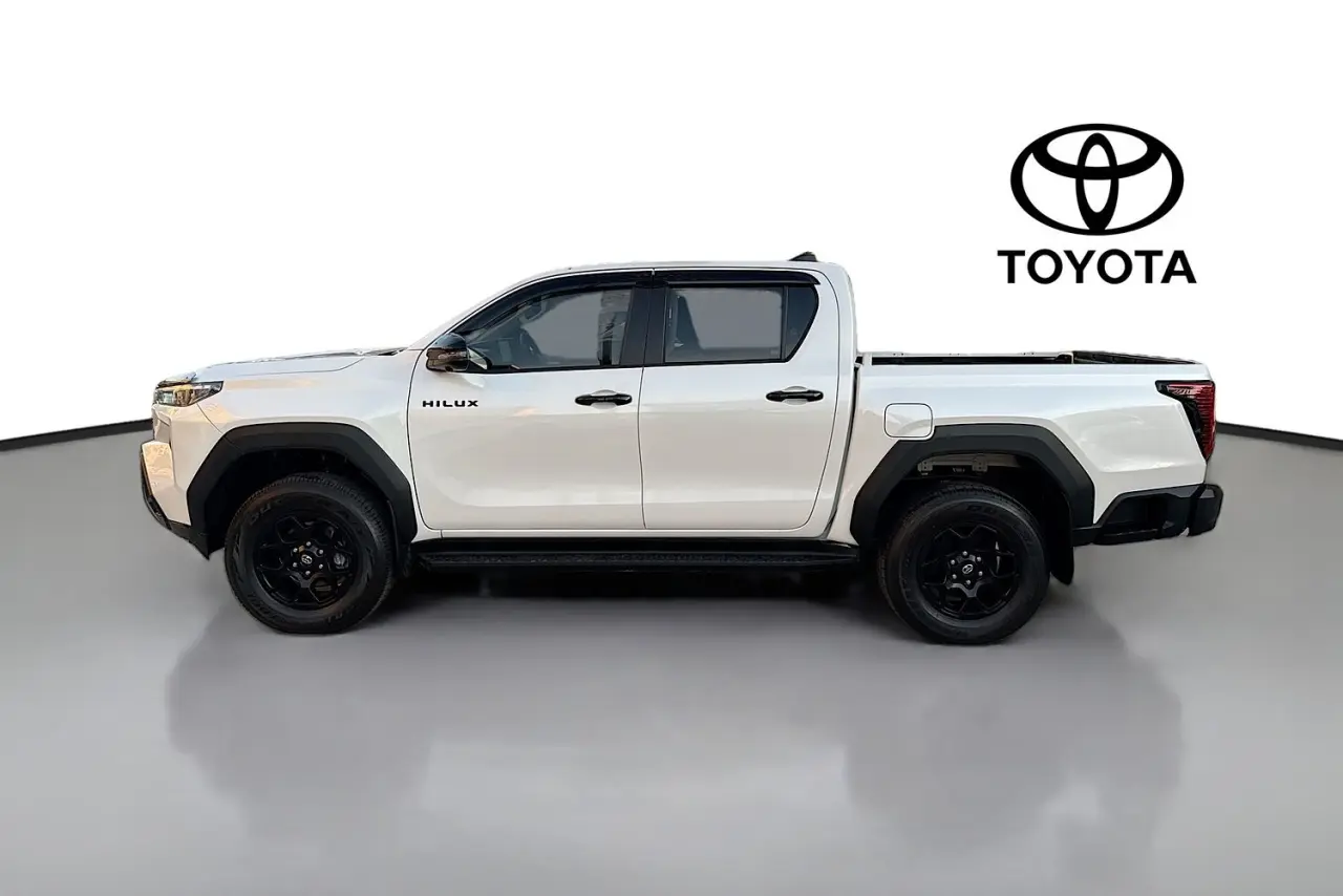 2025 Toyota Hilux Gallery Image 5