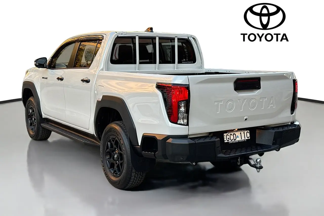 2025 Toyota Hilux Gallery Image 6