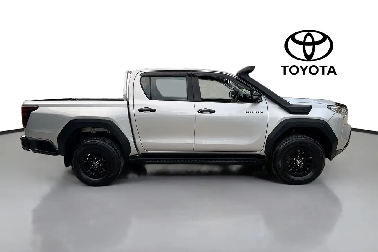 2025 Toyota Hilux Gallery Image 11