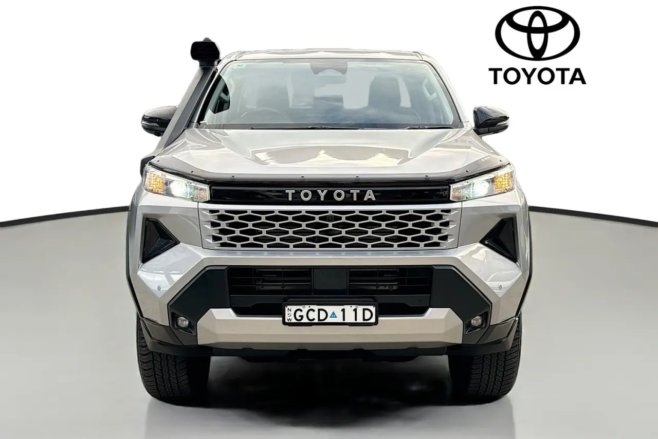 2025 Toyota Hilux Gallery Image 2