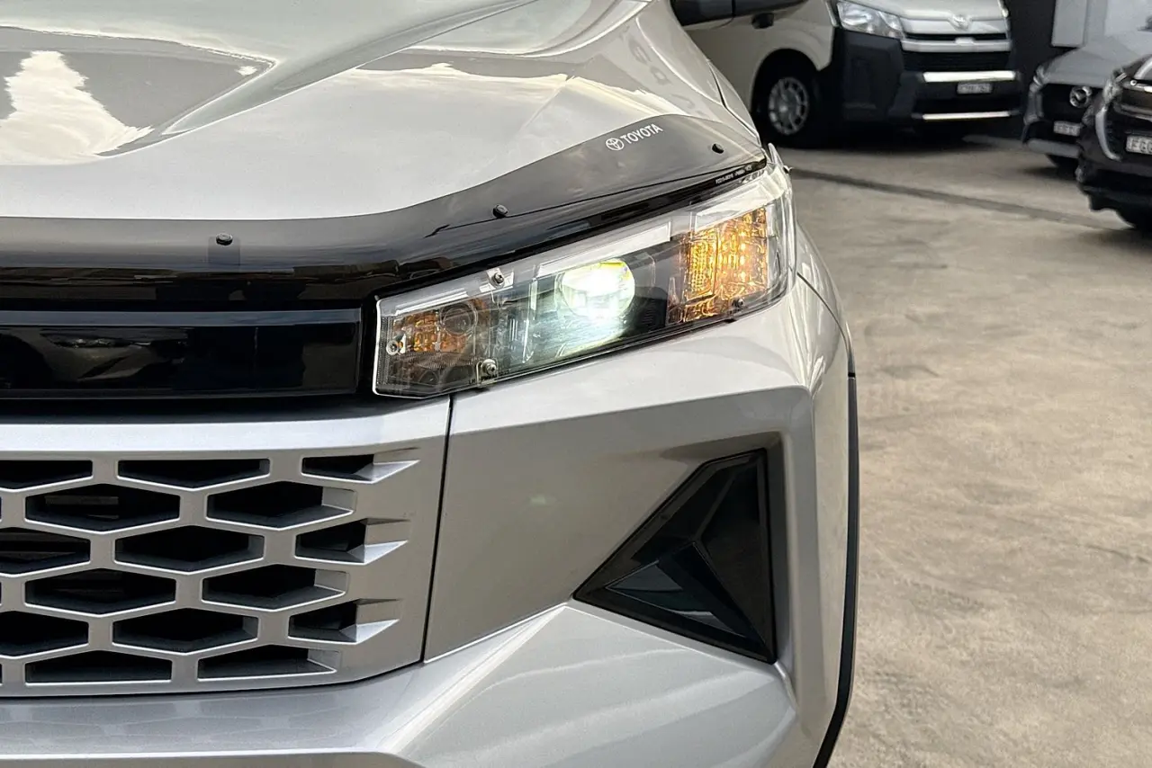 2025 Toyota Hilux Gallery Image 3