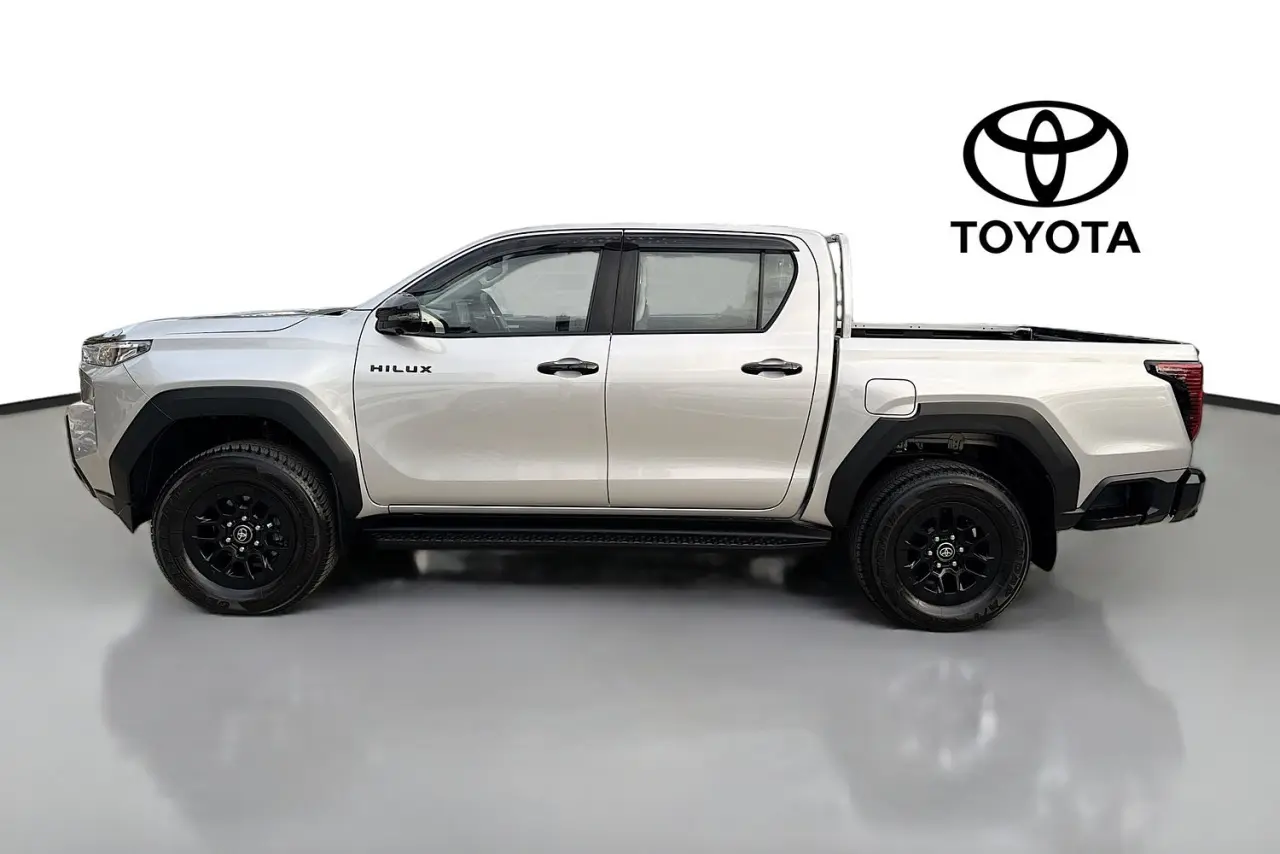 2025 Toyota Hilux Gallery Image 5