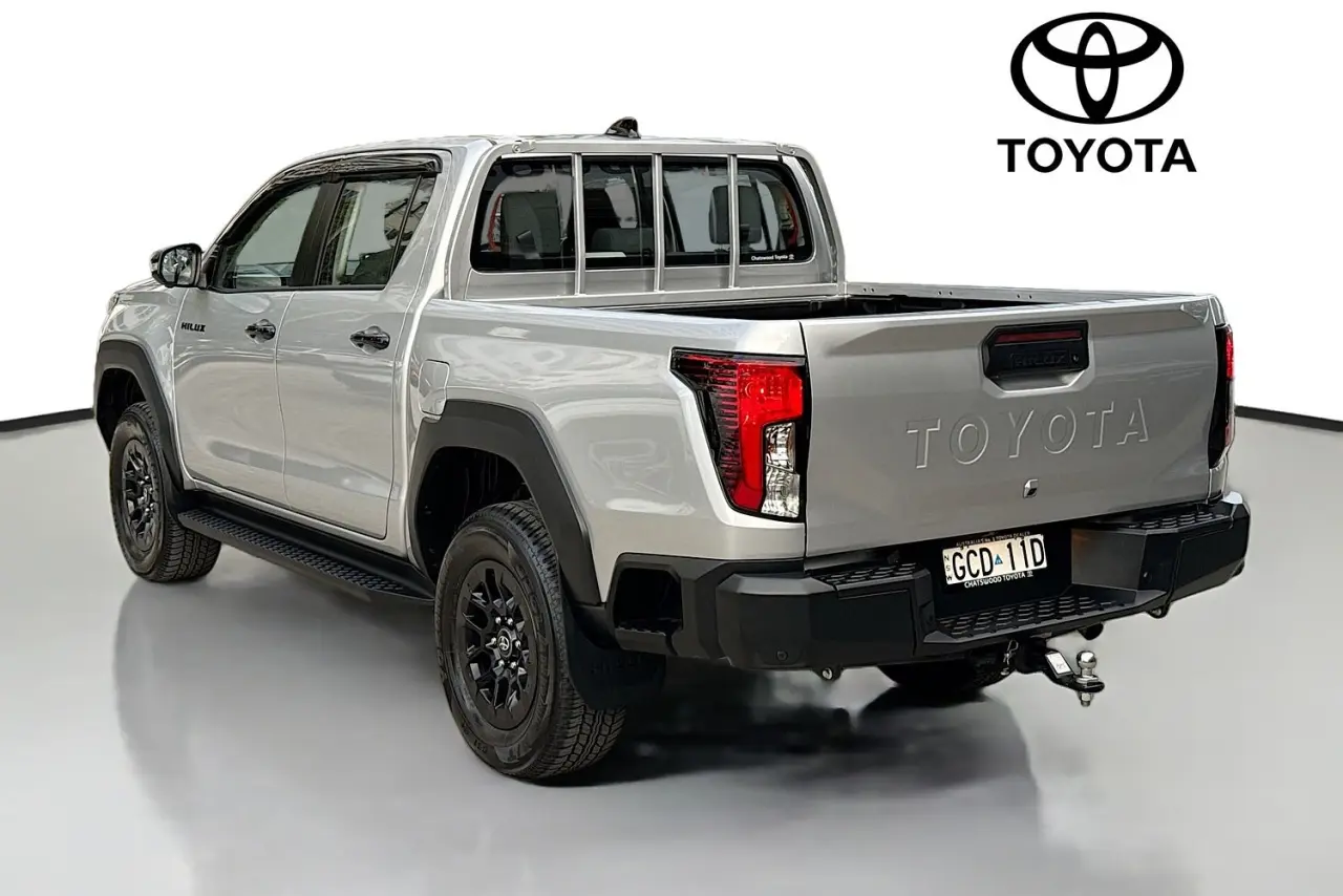 2025 Toyota Hilux Gallery Image 6