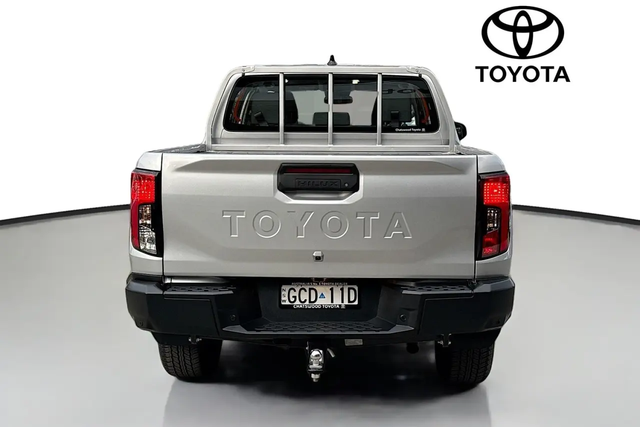 2025 Toyota Hilux Gallery Image 7