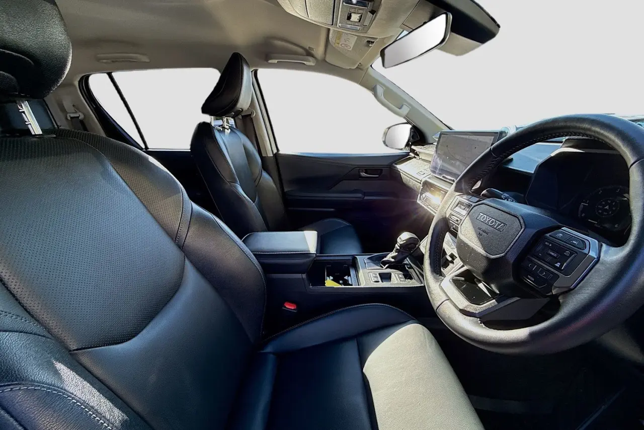 2025 Toyota Hilux Gallery Image 12