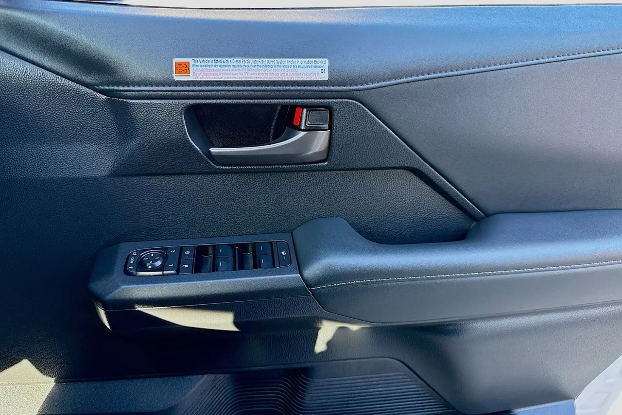 2025 Toyota Hilux Gallery Image 23