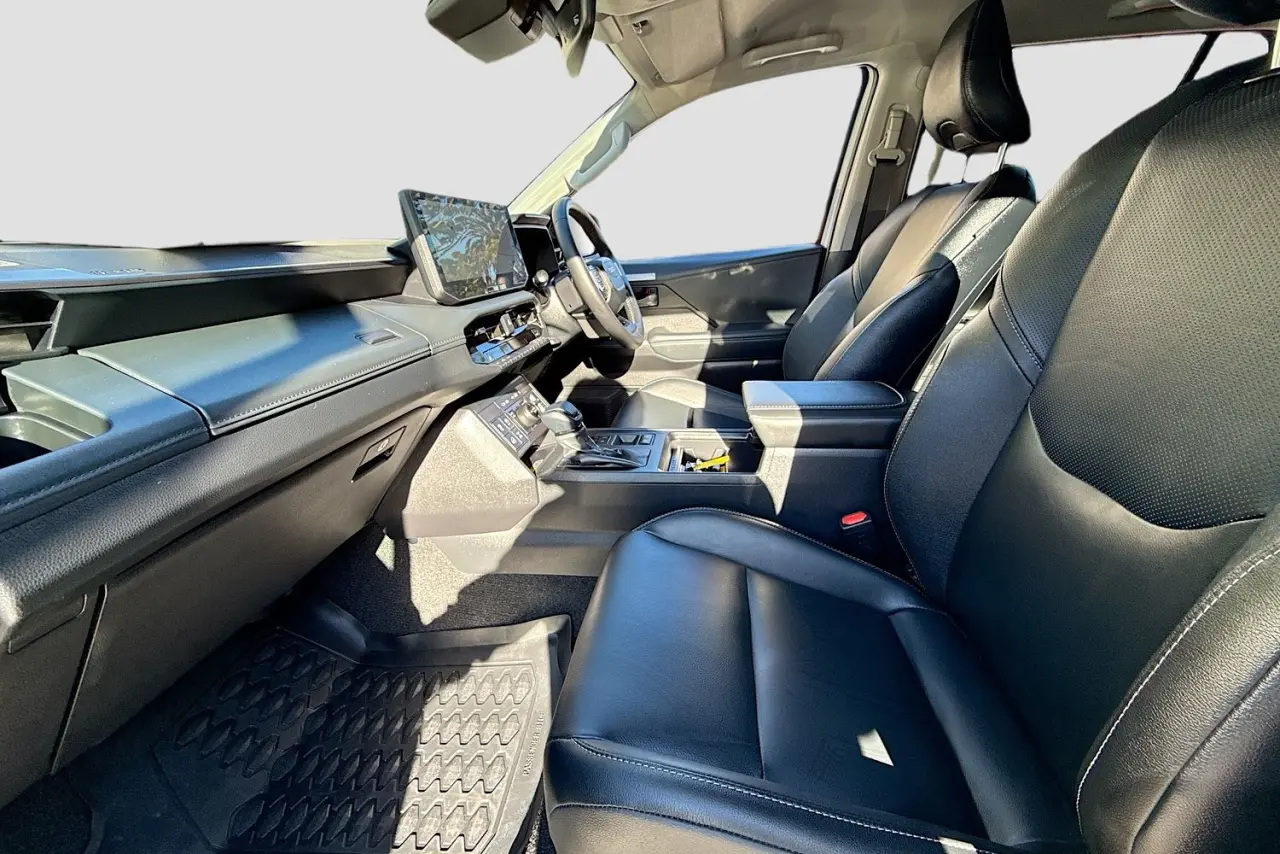 2025 Toyota Hilux Gallery Image 24