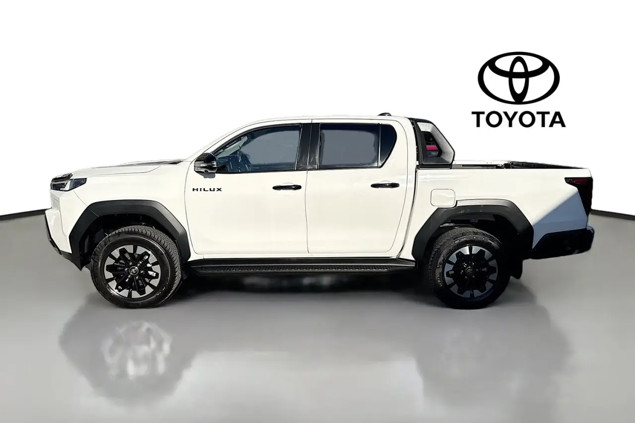2025 Toyota Hilux Gallery Image 5