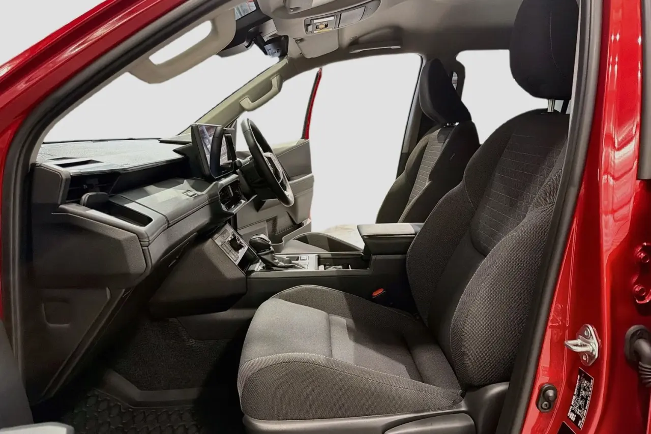 2026 Toyota Hilux Gallery Image 25