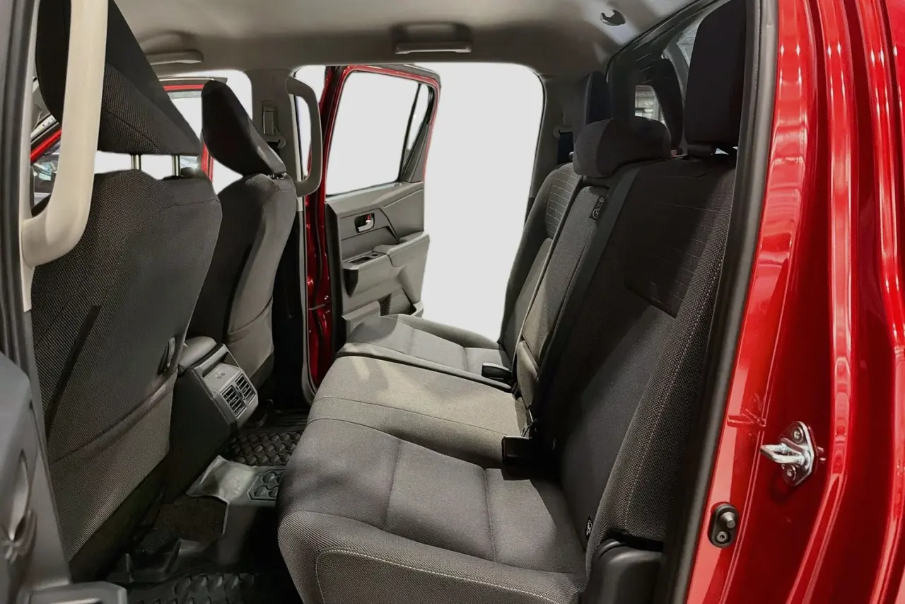 2026 Toyota Hilux Gallery Image 26