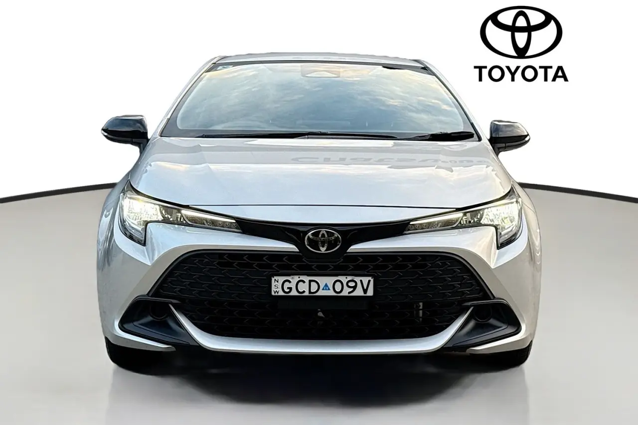 2025 Toyota Corolla Gallery Image 2