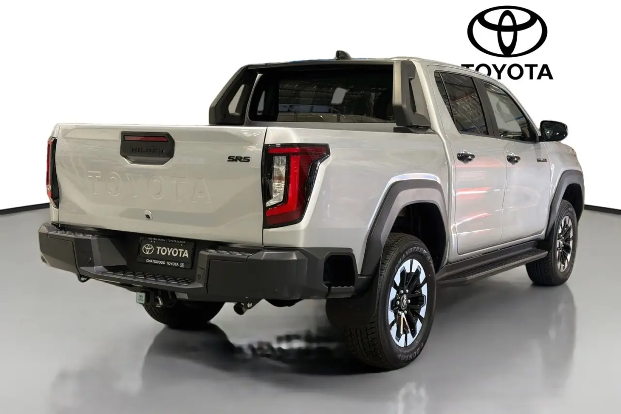 2025 Toyota Hilux Gallery Image 10