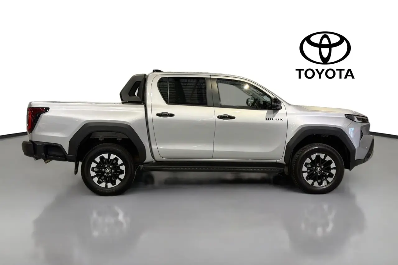 2025 Toyota Hilux Gallery Image 11