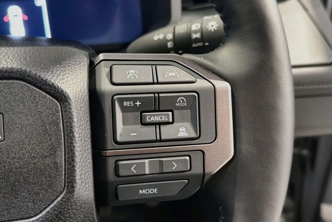 2025 Toyota Hilux Gallery Image 20