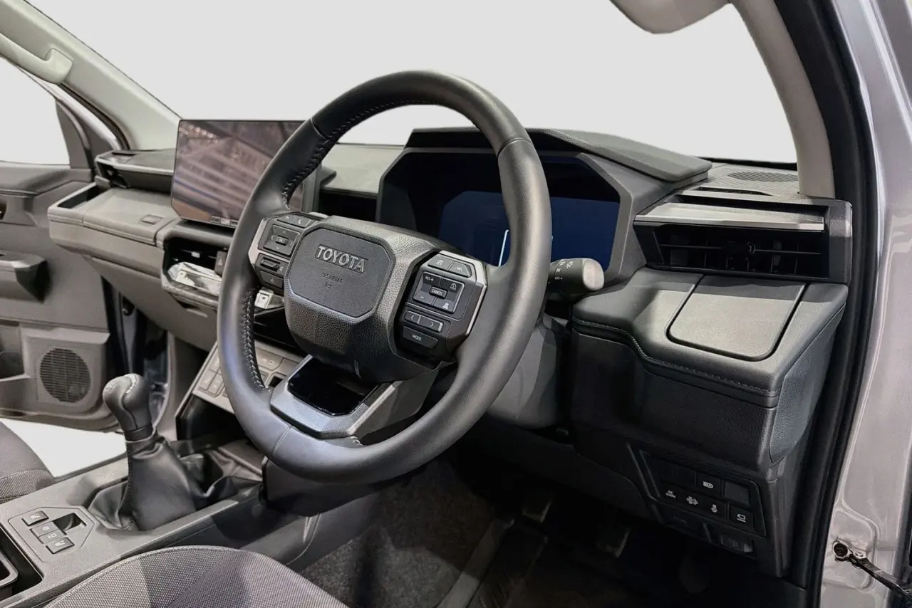 2025 Toyota Hilux Gallery Image 23