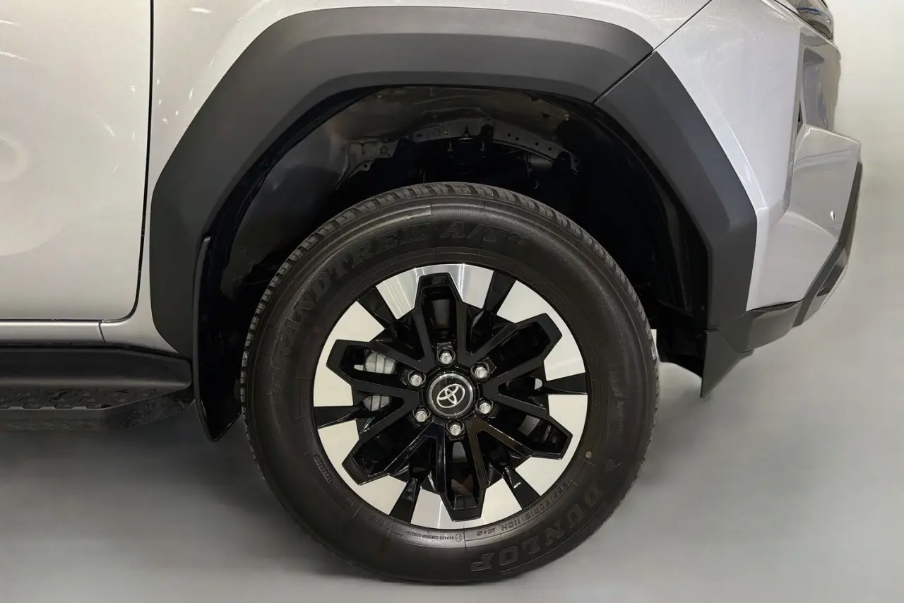 2025 Toyota Hilux Gallery Image 28