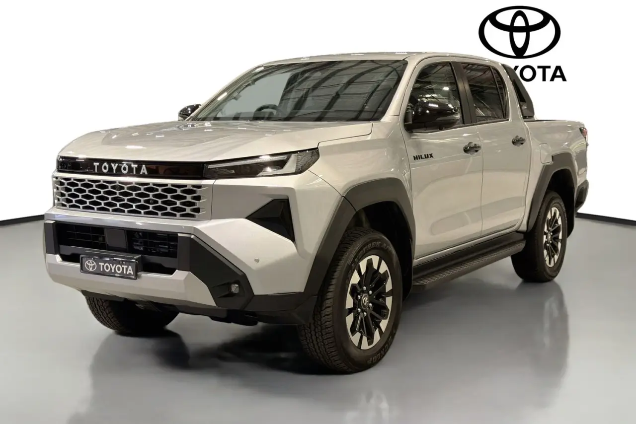 2025 Toyota Hilux Gallery Image 4