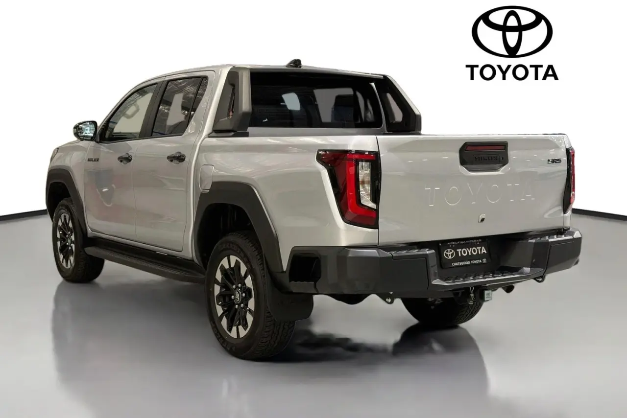 2025 Toyota Hilux Gallery Image 6