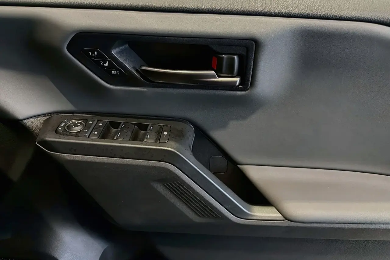 2026 Toyota RAV4 Gallery Image 24