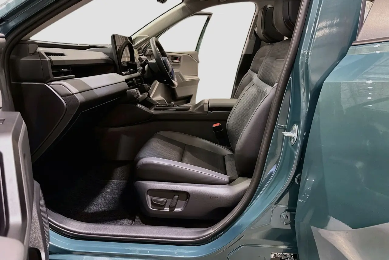 2026 Toyota RAV4 Gallery Image 25