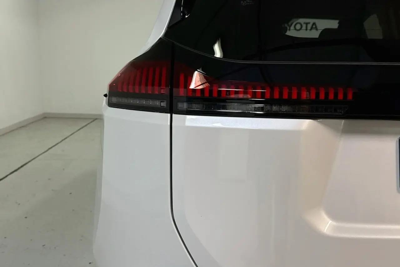 2026 Toyota RAV4 Gallery Image 8
