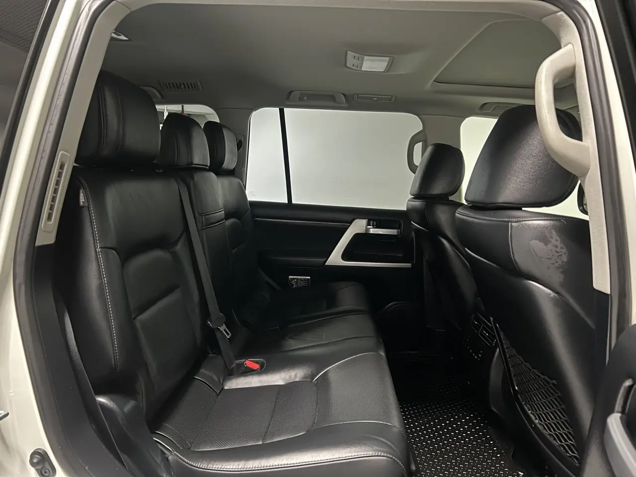 2017 TOYOTA LANDCRUISER Gallery Image 11