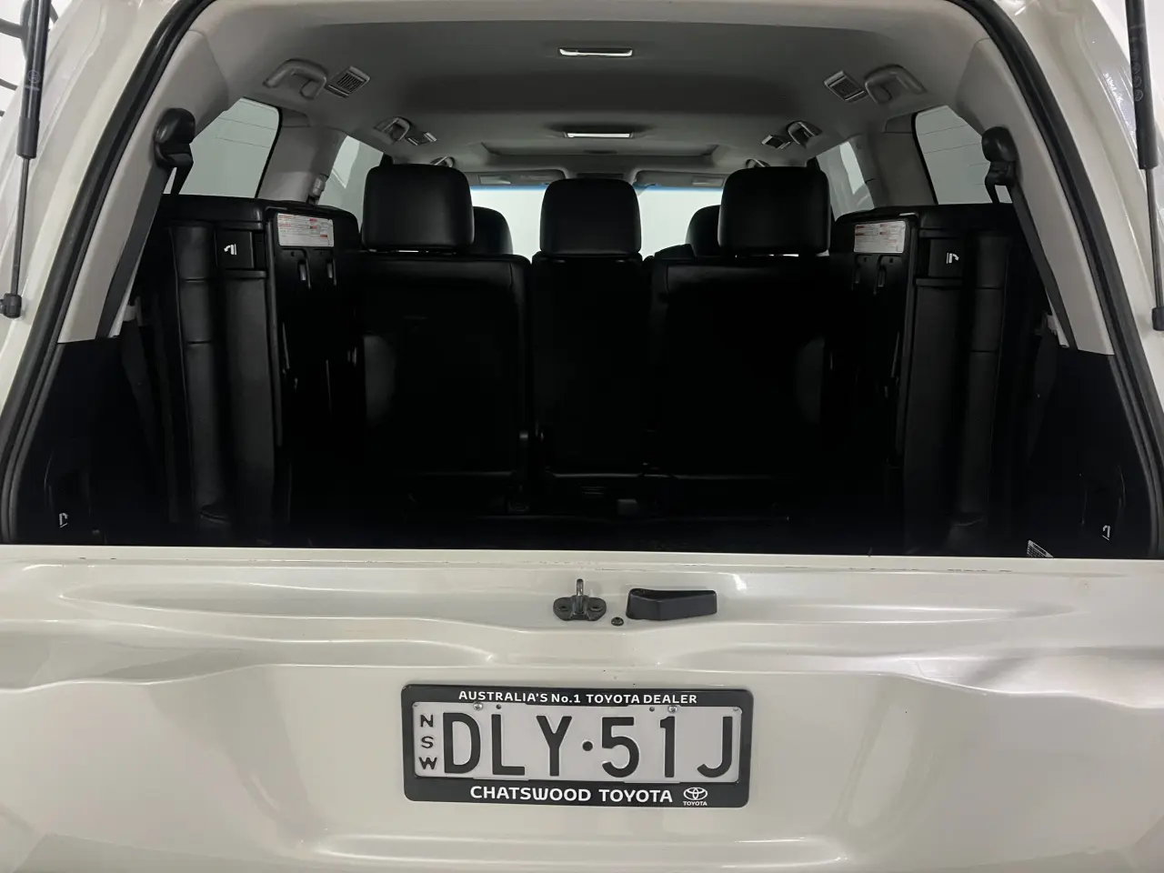 2017 TOYOTA LANDCRUISER Gallery Image 12