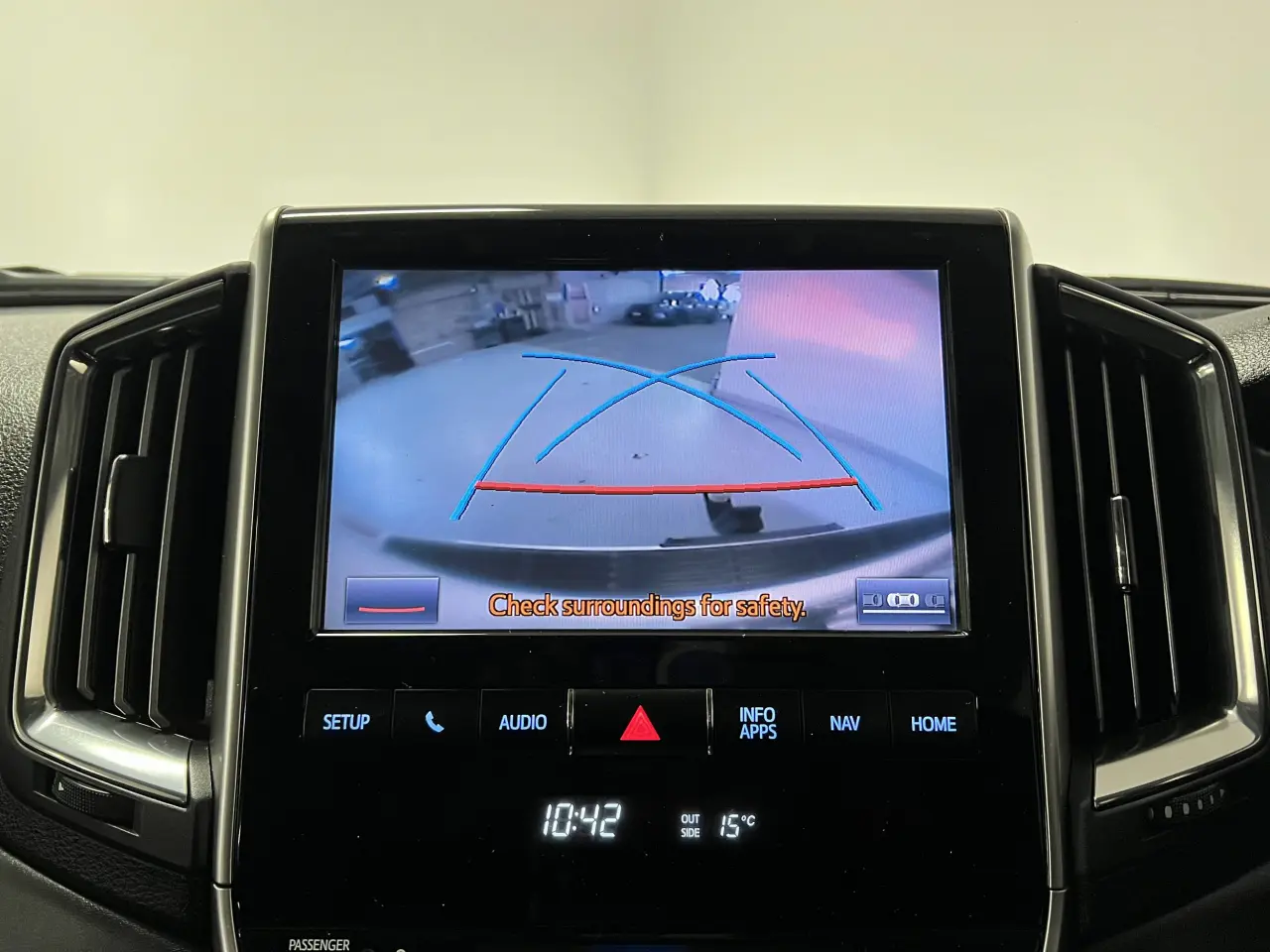 2017 TOYOTA LANDCRUISER Gallery Image 20