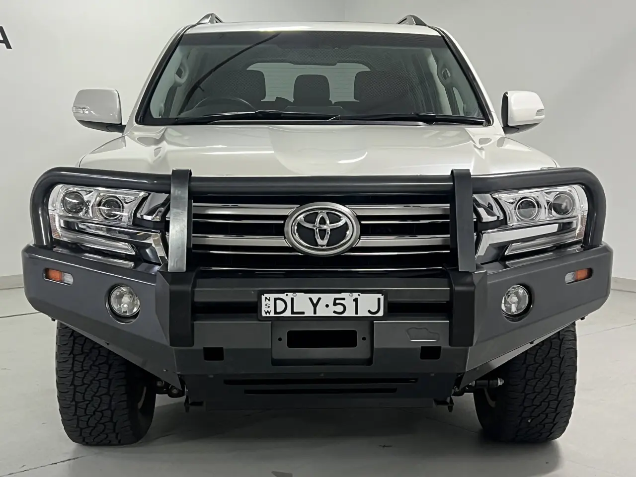 2017 TOYOTA LANDCRUISER Gallery Image 3