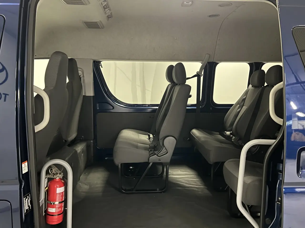 2014 TOYOTA HIACE Gallery Image 13