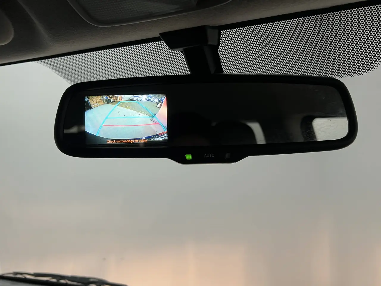 2014 TOYOTA HIACE Gallery Image 18