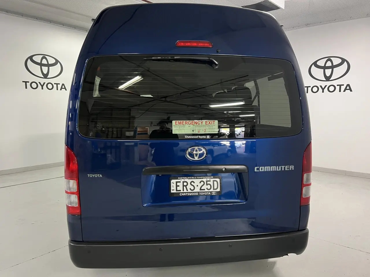 2014 TOYOTA HIACE Gallery Image 6