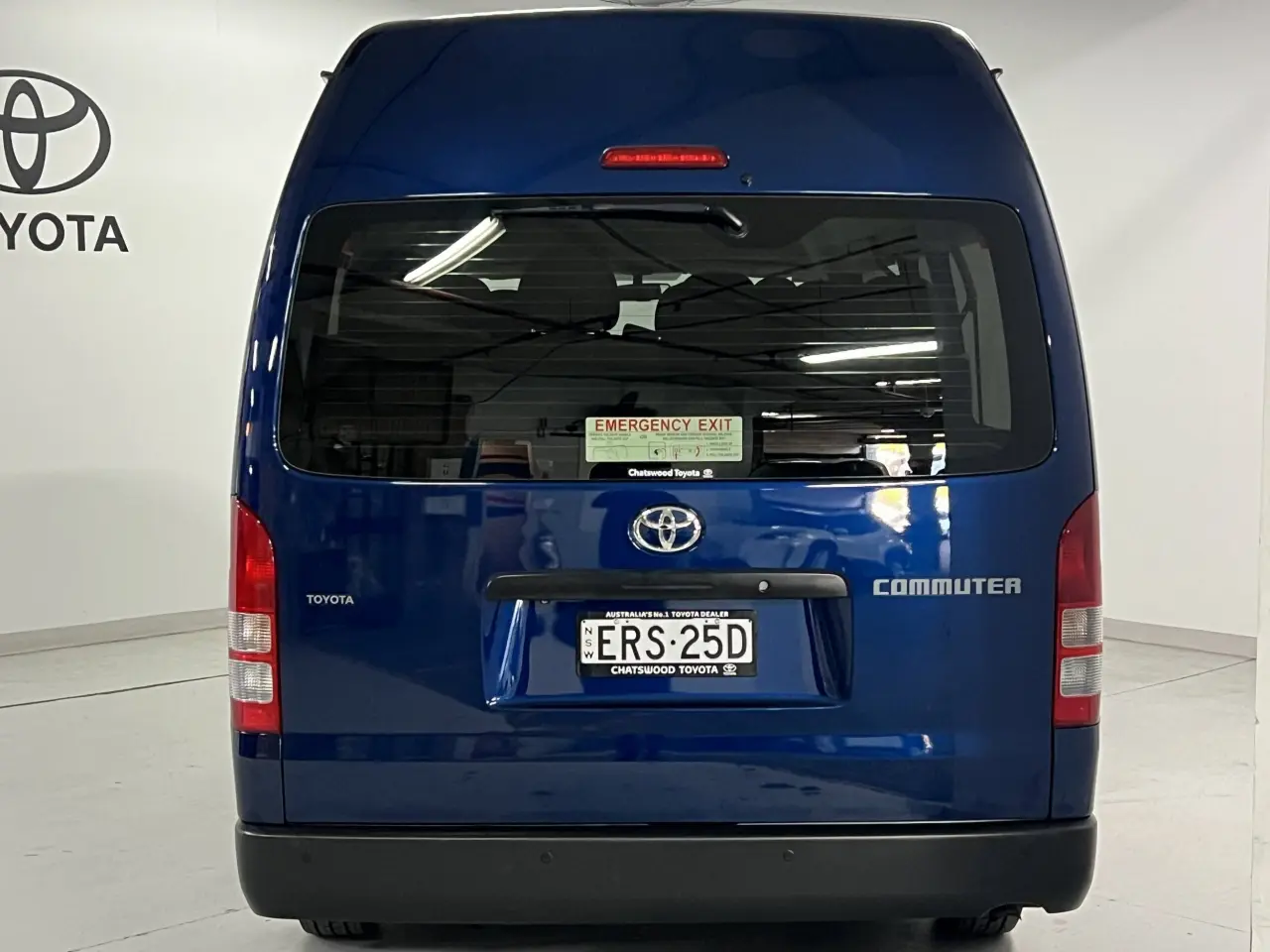 2014 TOYOTA HIACE Gallery Image 7