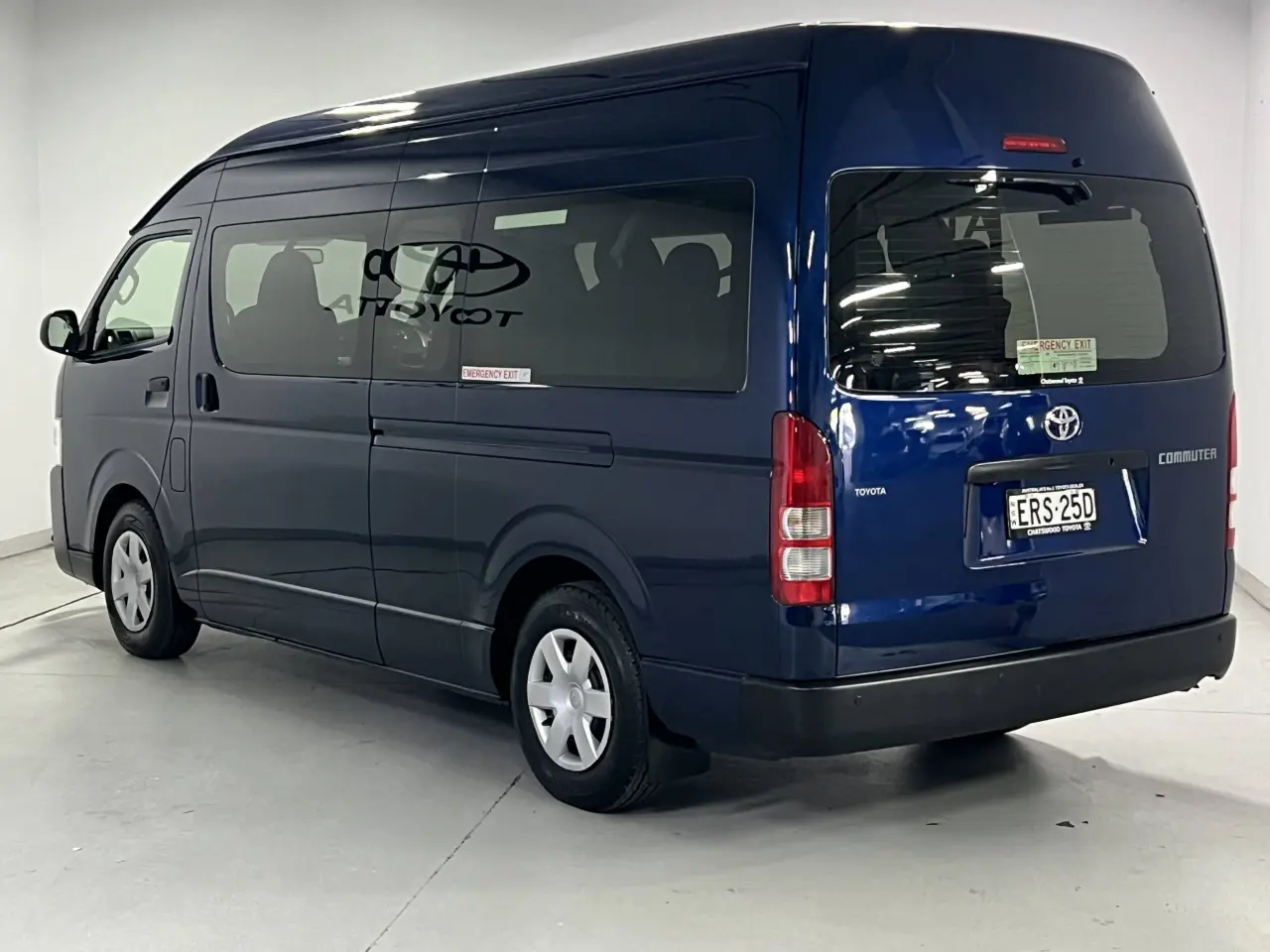 2014 TOYOTA HIACE Gallery Image 8