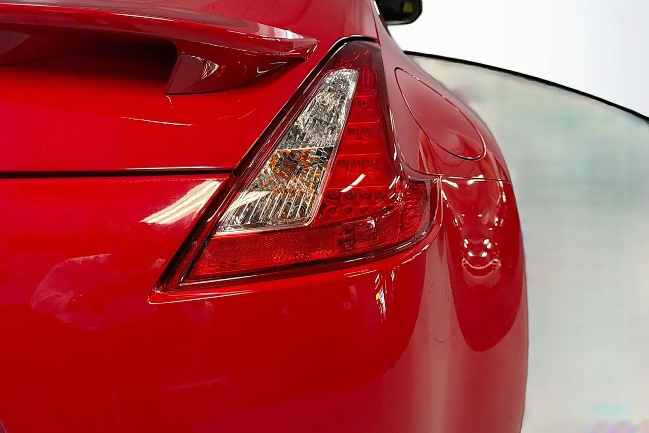 2016 Nissan 370Z Gallery Image 8