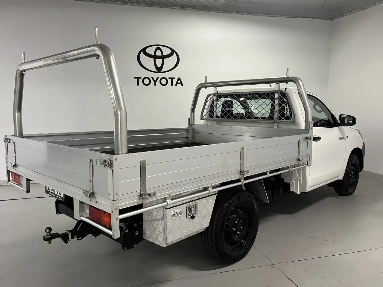 2019 Toyota Hilux Gallery Image 5