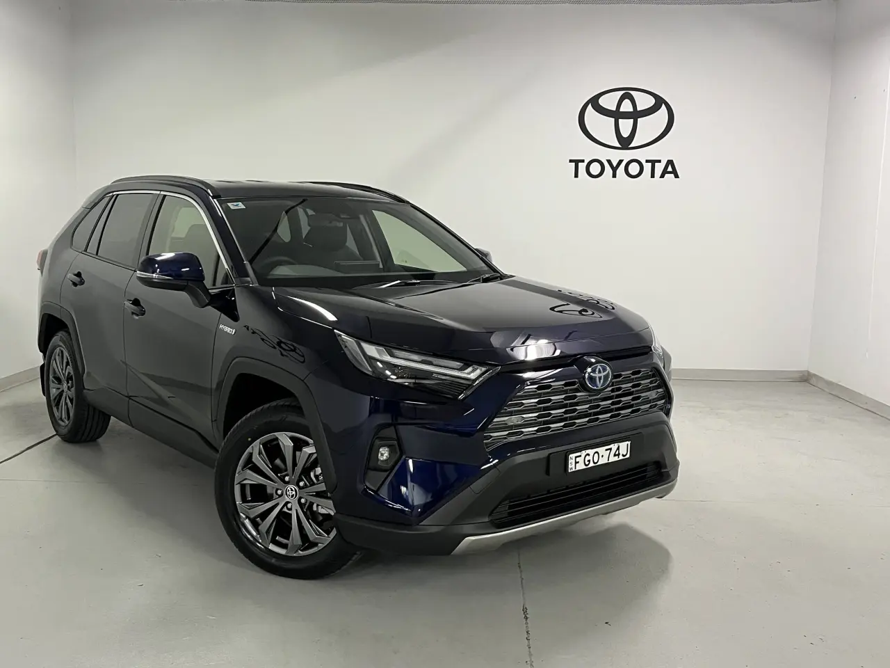 2024 TOYOTA RAV4 HYBRID Image 1