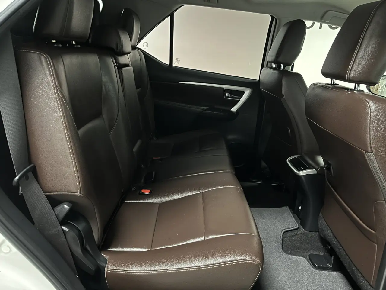 2018 TOYOTA FORTUNER Image 11