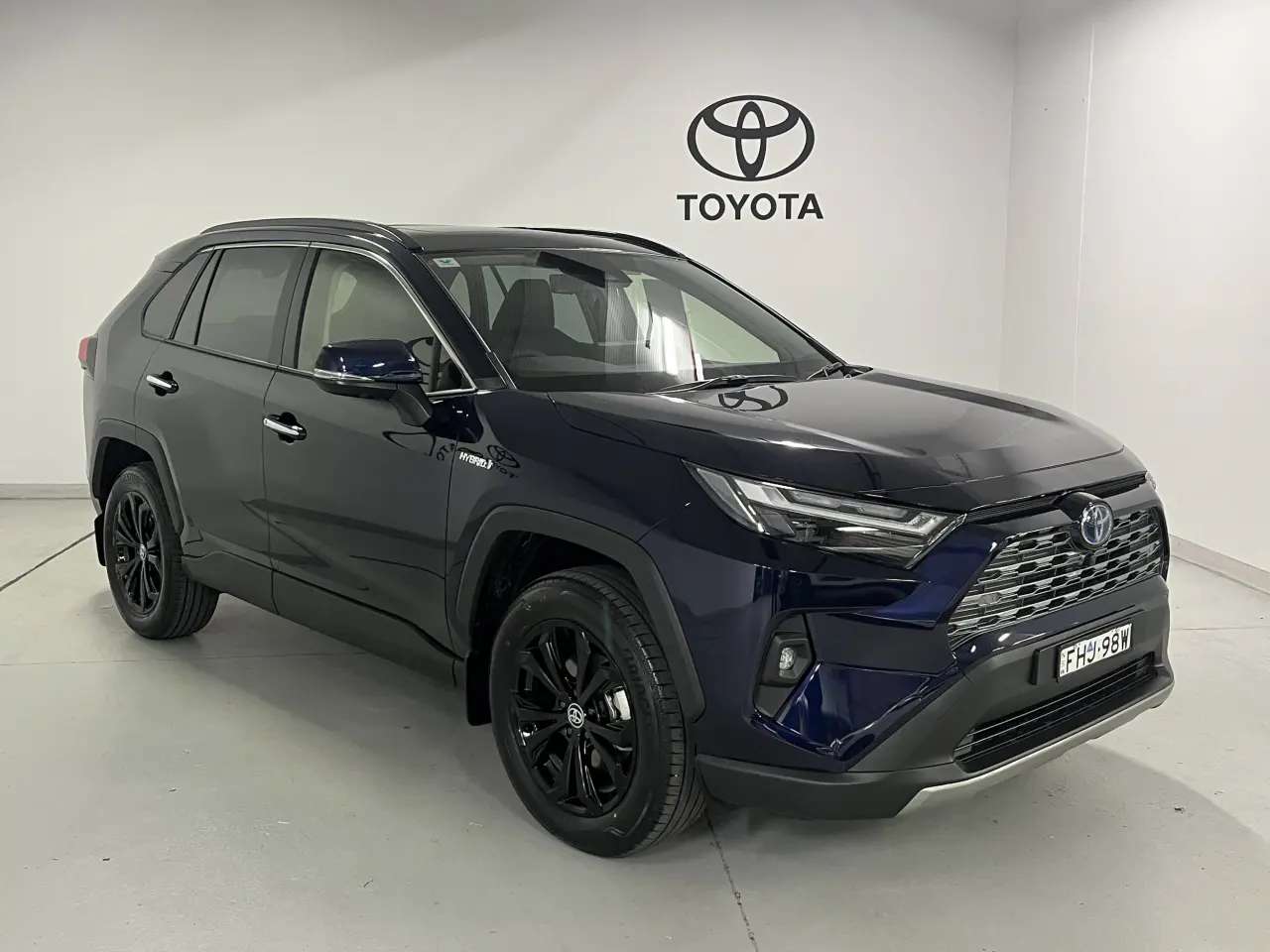 2024 TOYOTA RAV4 HYBRID Image 2