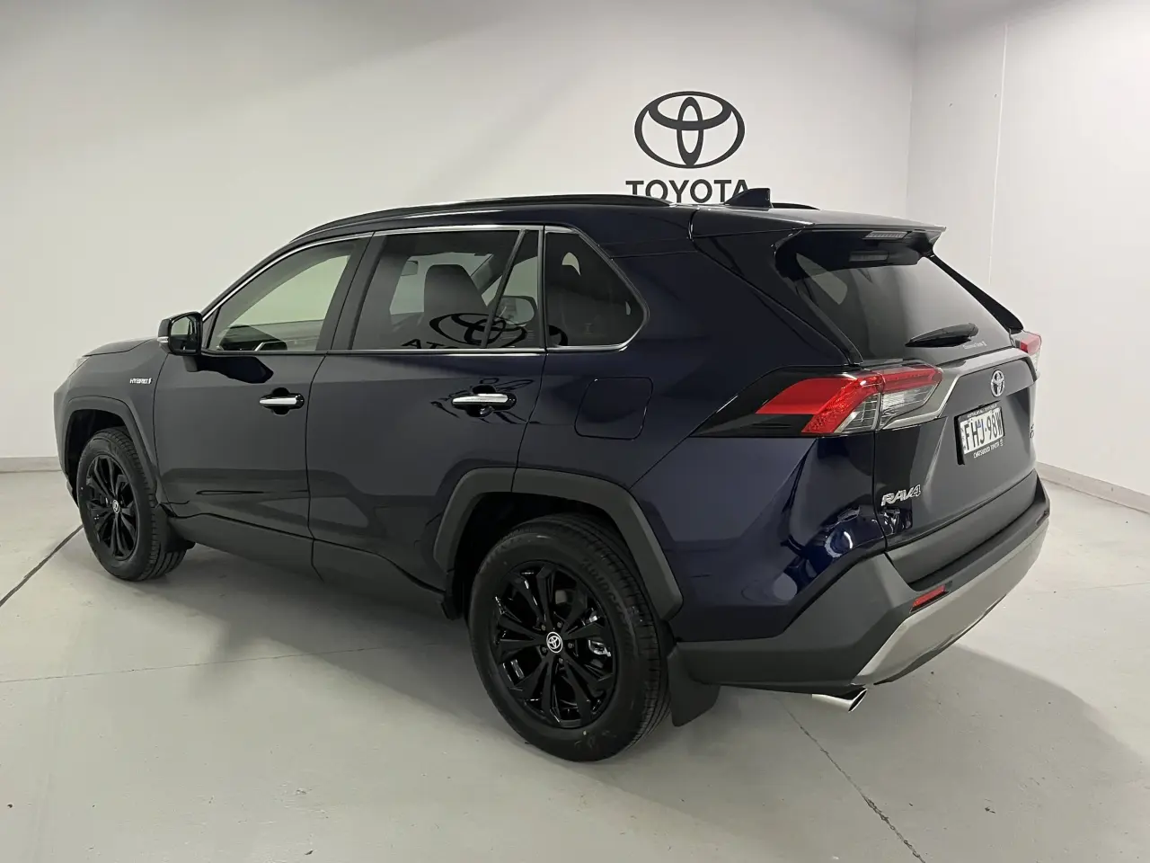 2024 TOYOTA RAV4 HYBRID Image 7