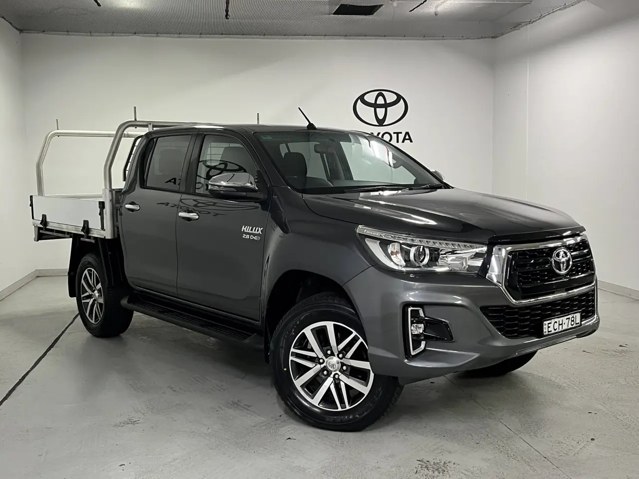 2019 TOYOTA HILUX Image 1