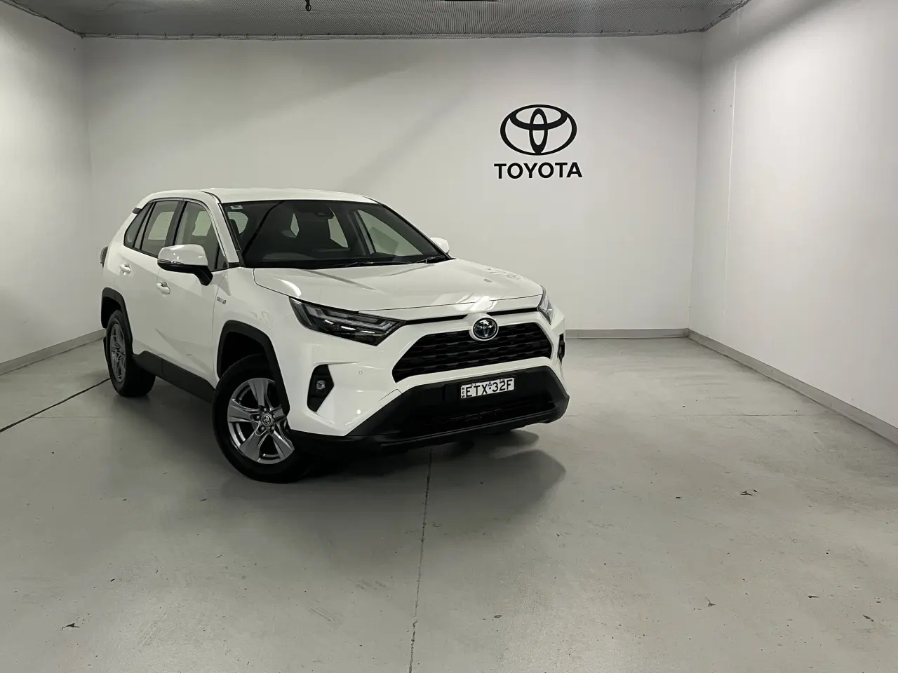 2024 TOYOTA RAV4 HYBRID Image 1