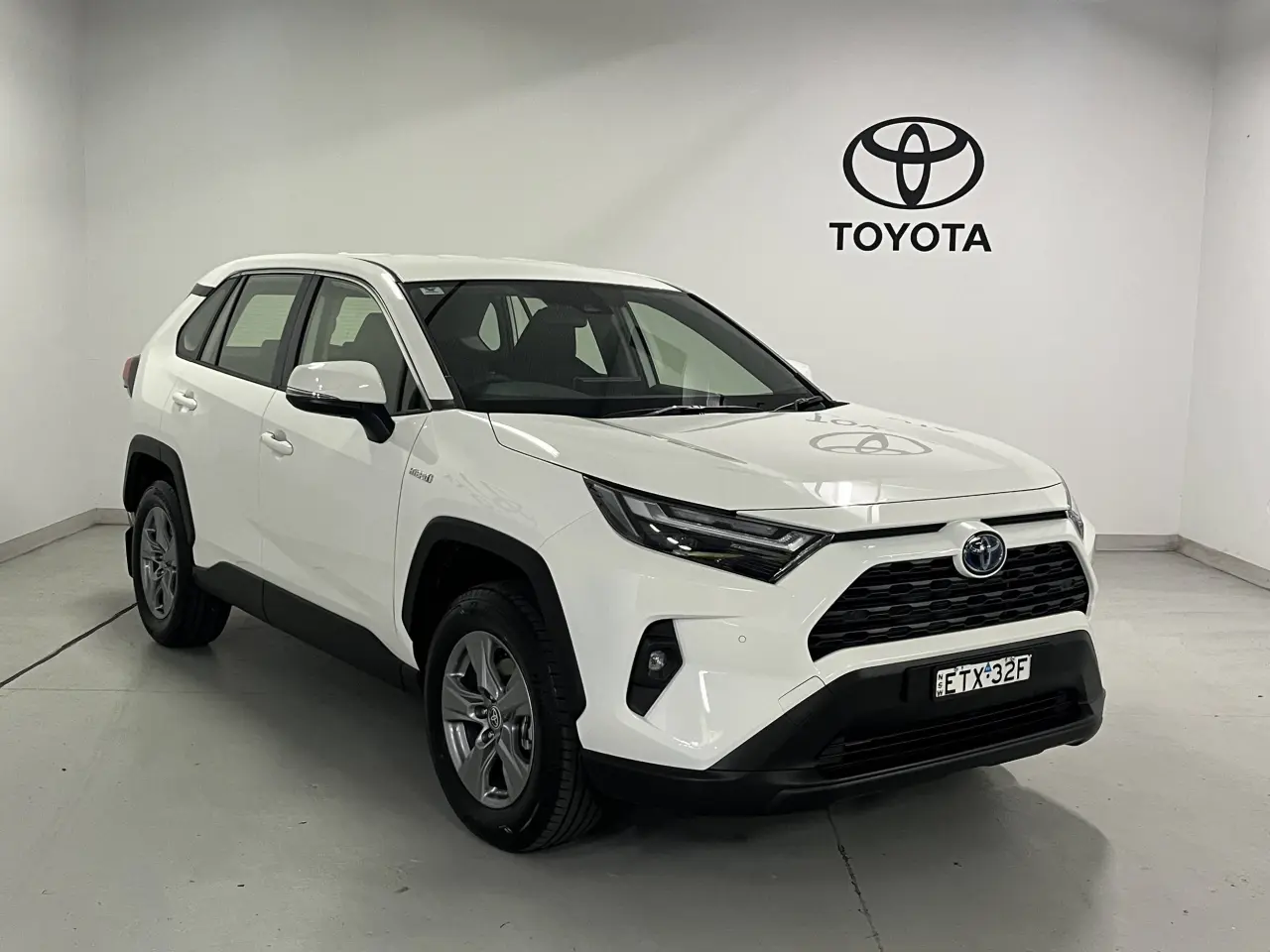 2024 TOYOTA RAV4 HYBRID Image 2