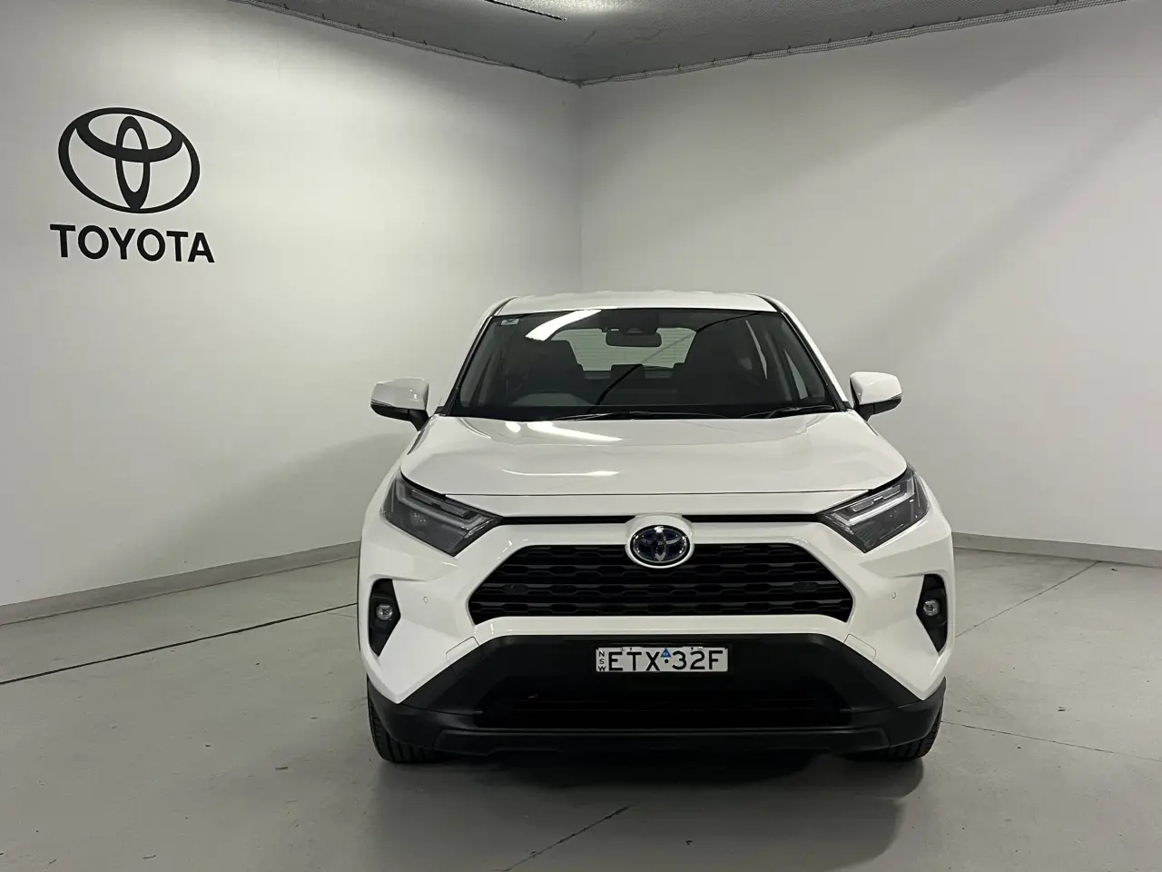 2024 TOYOTA RAV4 HYBRID Image 3