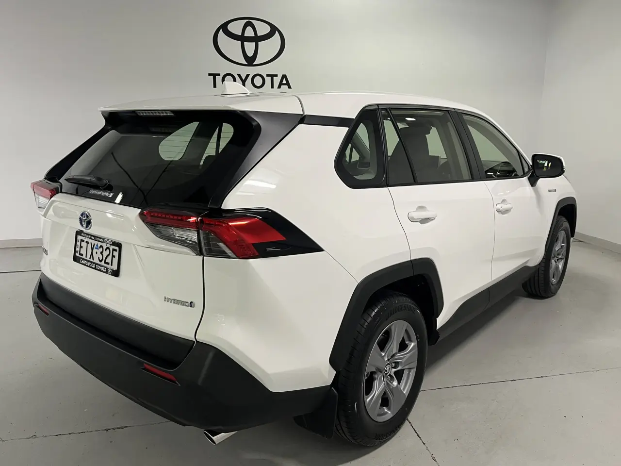 2024 TOYOTA RAV4 HYBRID Image 5