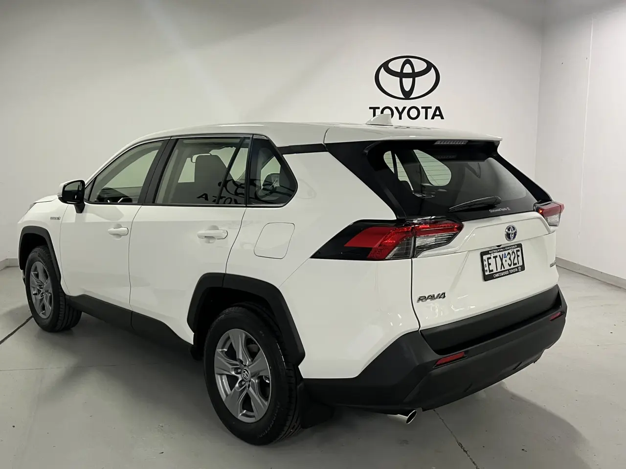 2024 TOYOTA RAV4 HYBRID Image 7