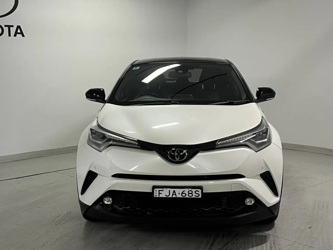 2017 TOYOTA C-HR Image 3