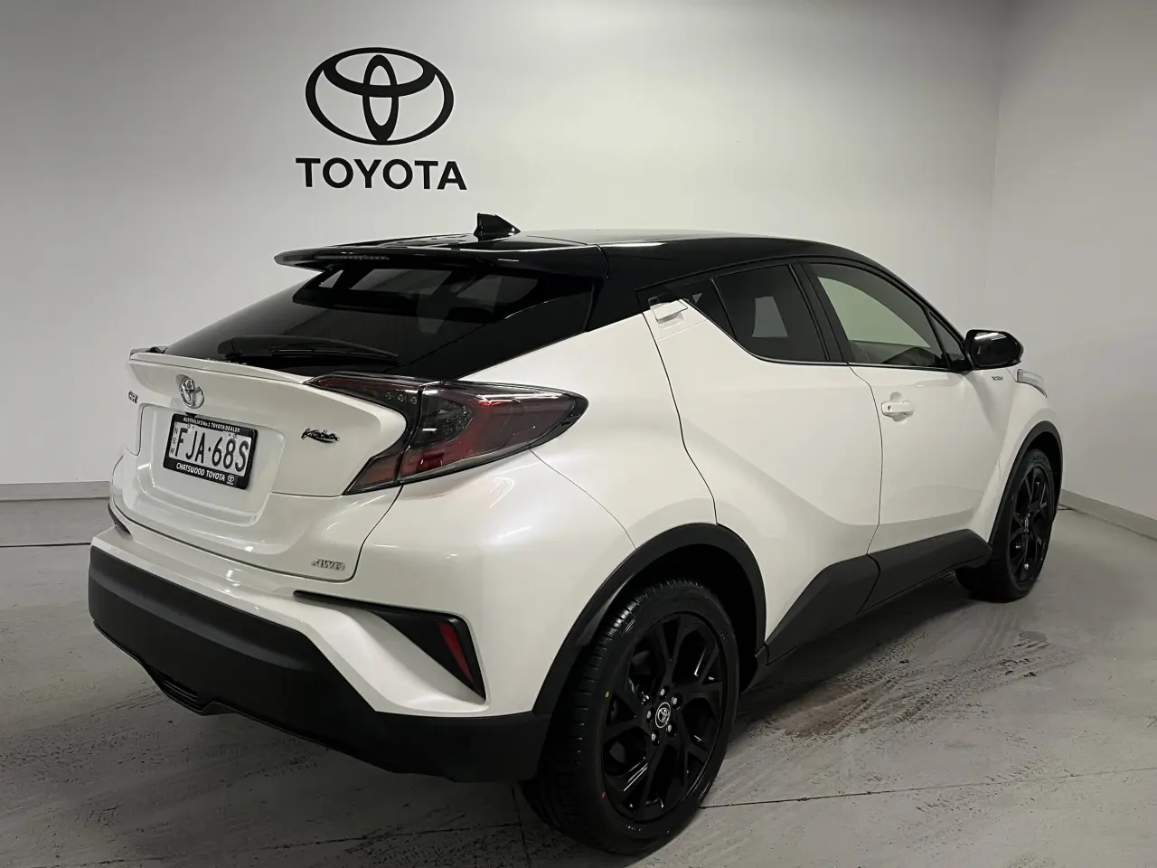 2017 TOYOTA C-HR Image 5